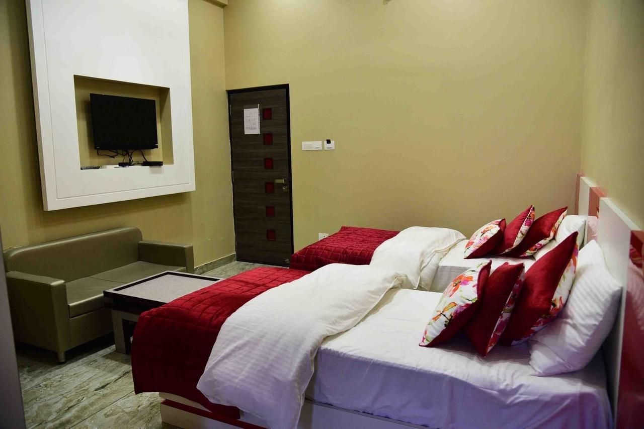 Fabhotel Kangra Roadway Inn Tanda Екстер'єр фото