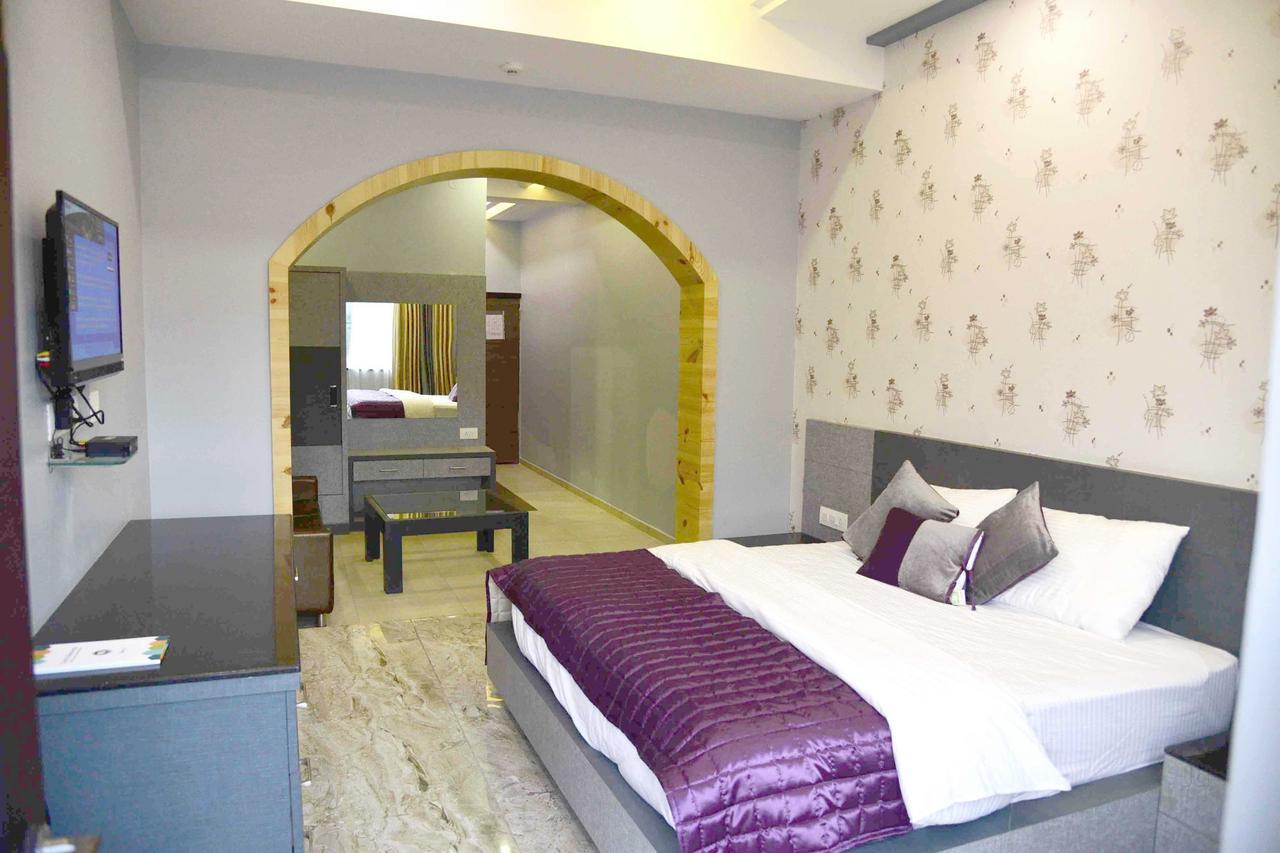Fabhotel Kangra Roadway Inn Tanda Екстер'єр фото